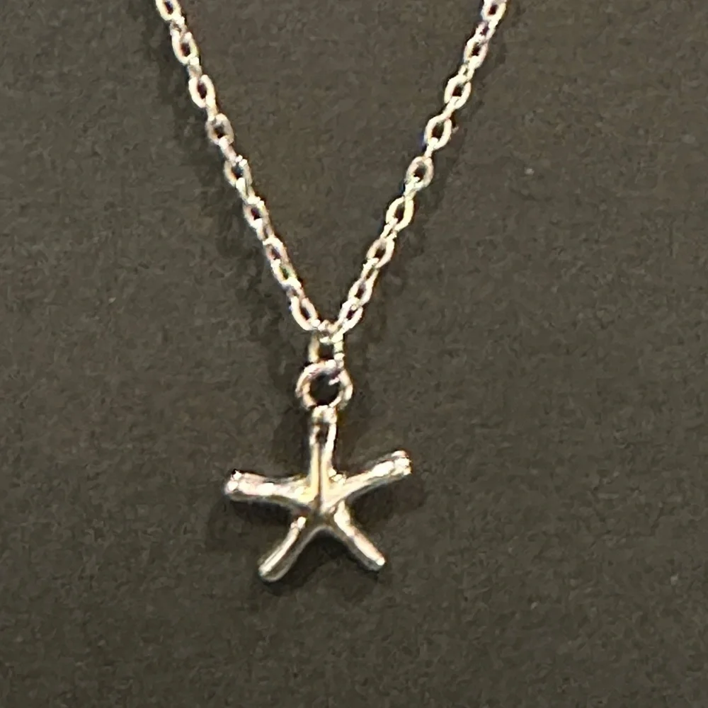 Harriet Ave Jewels Silver Starfish Necklace